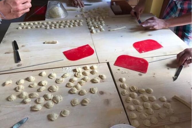 Lecce Hands-on Home Cooking Class: Craft Orecchiette & Savor Wine - Porta Napoli start: timing, pickup, and the small-group feel