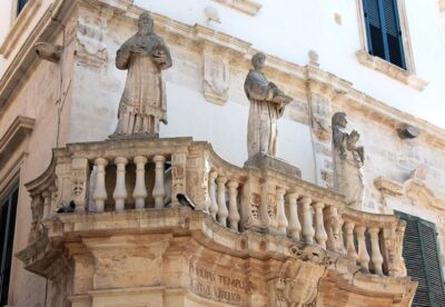 Lecce: Walking Tour - Starting at Sant’Oronzo Square and the Roman Amphitheater