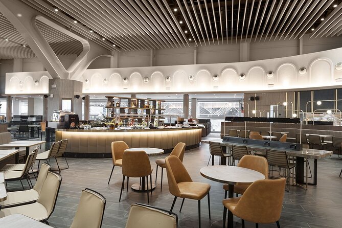 Leonardo da Vinci Airport Plaza Premium Lounge, Terminal 3 Departures - Shower and Restrooms: The Secret Weapon for Long-Haul Flights