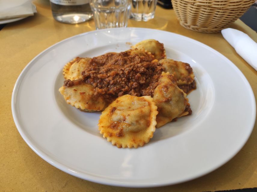 Lucca: Guided Food Walking Tour with Tastings - Why Lucca’s walled streets are perfect for a food walk