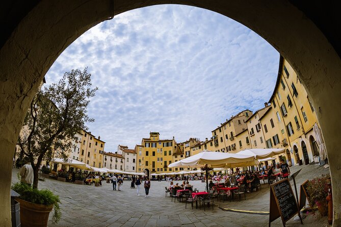 Lucca’s Ultimate Food Tour: Full Tuscan Meal by Do Eat Better - Walking Logistics Inside Lucca’s Old Town