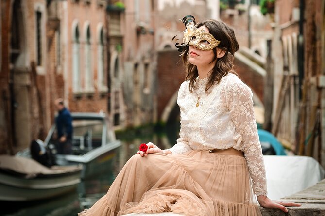 Luxurious Photoshoot in Venice - San Marco Square: portraits with the drama turned up
