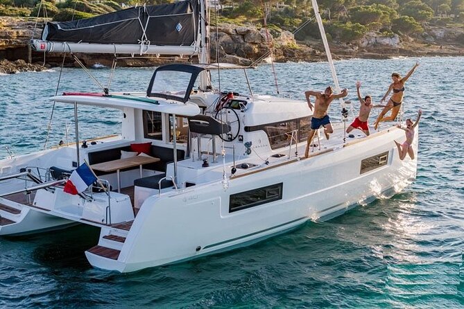 Luxury Catamaran in the Maddalena Archipelago from PALAU - Food and drinks: more than a snack stop