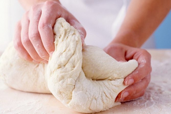 Mamma Mia! Make Your Own Italian Pizza in Milan - The meal with wine: you eat what you cook