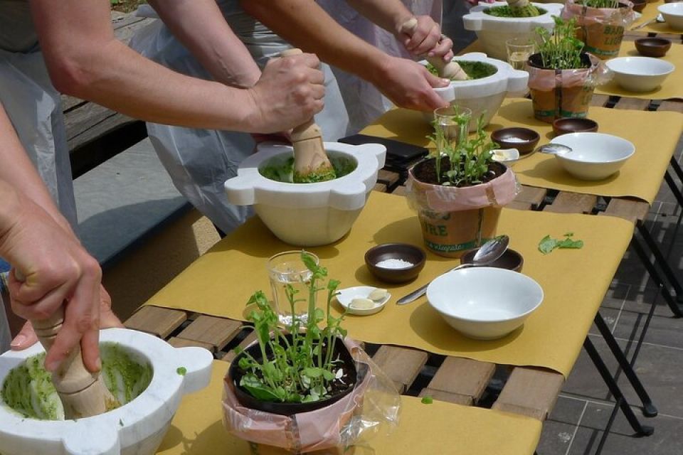 Manarola: Authentic Pesto Making Class at Cinque Terre - What You’ll Make: Traditional Ligurian Pesto, Done the Old-School Way