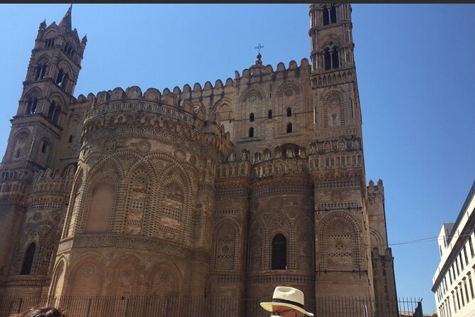 Markets and Monuments: Walking Tour in the Center of Palermo - Capo Street Market: The Best Place to Start Eating Like a Palermitano