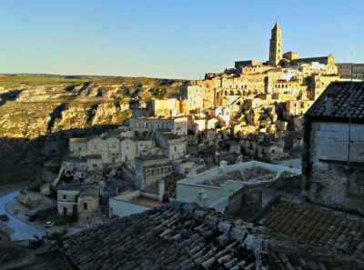 Matera: Sassi History and Culture Walking Tour - Sasso Caveoso: Alleys, Staircases, and the Logic of Cave Living