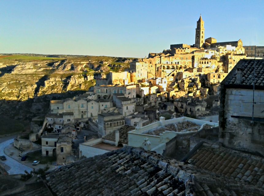 Matera: Sassi History and Culture Walking Tour - Sasso Caveoso: Alleys, Staircases, and the Logic of Cave Living
