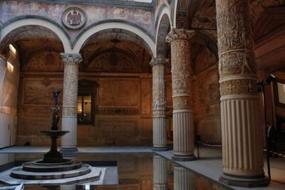 Medici Legends & Renaissance Wonders: Florence Small Group Tour - Who This 1h45 Small-Group Walk Is For