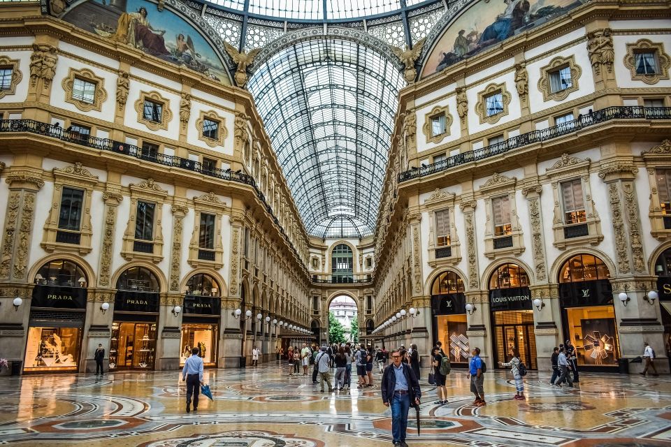Milan by Night 2-Hour Walking Tour - How the guide stories make the city click