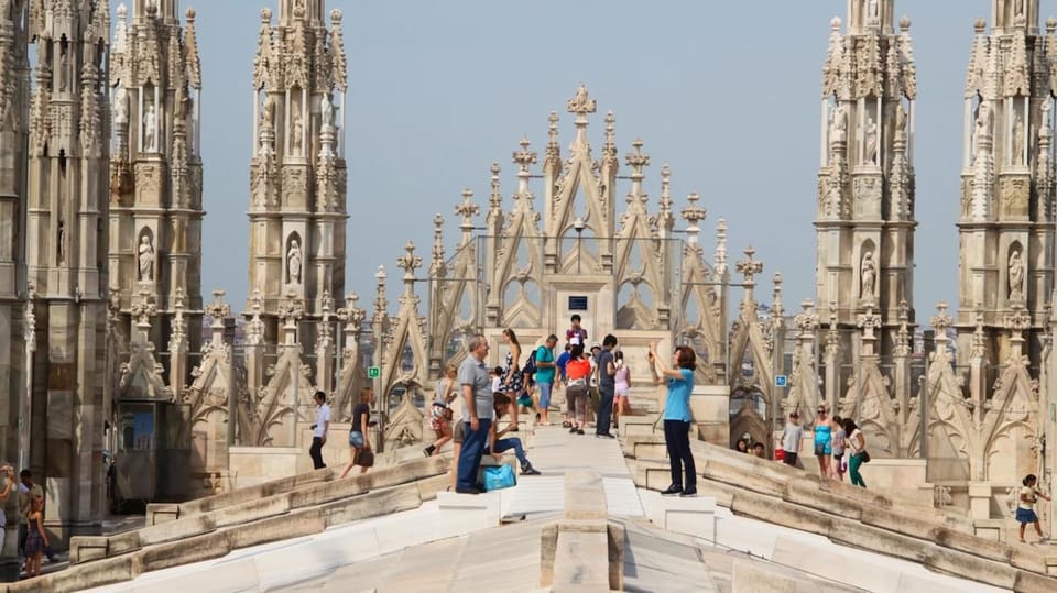 Milan: Cathedral and Terraces Guided Tour with Tickets - Galleria Vittorio Emanuele II and the Bull Balls tradition