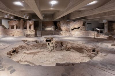 Milan: Cathedral, Archeological Area and Museum Ticket - Cathedral inside: art, faith, and the impact of scale