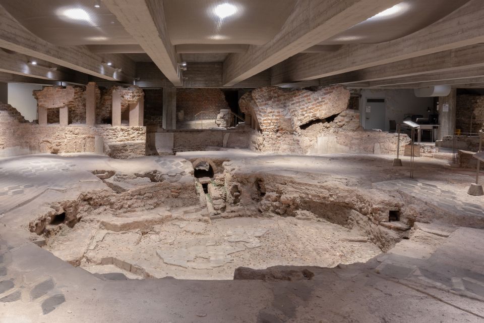 Milan: Cathedral, Archeological Area and Museum Ticket - Cathedral inside: art, faith, and the impact of scale