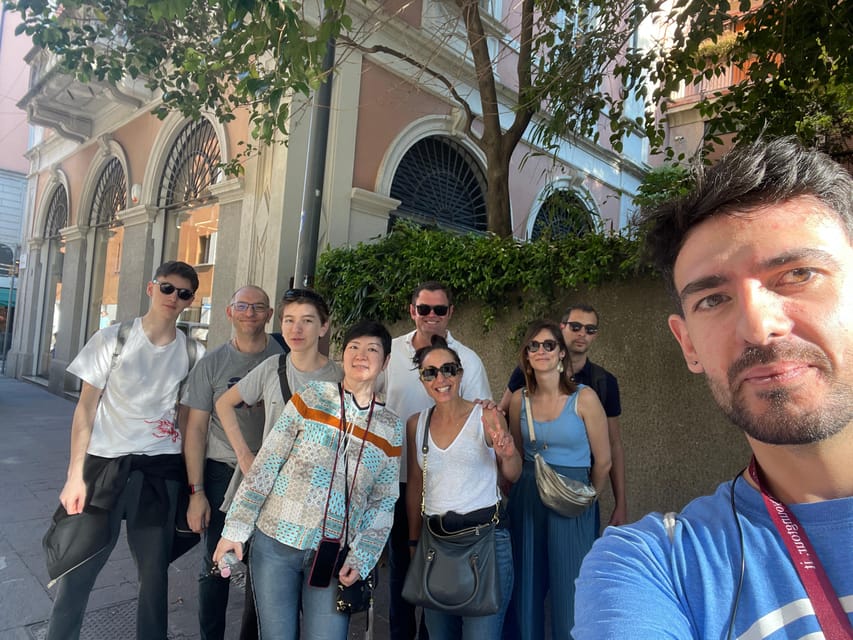 Milan: City Highlights Bike Tour - Duomo to Galleria Vittorio Emanuele II: first impressions at speed