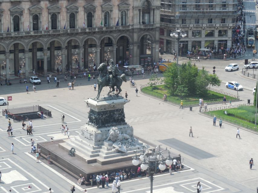 Milan: City Highlights Walking Tour - Leonardo da Vinci monument: a clean, meaningful wrap-up