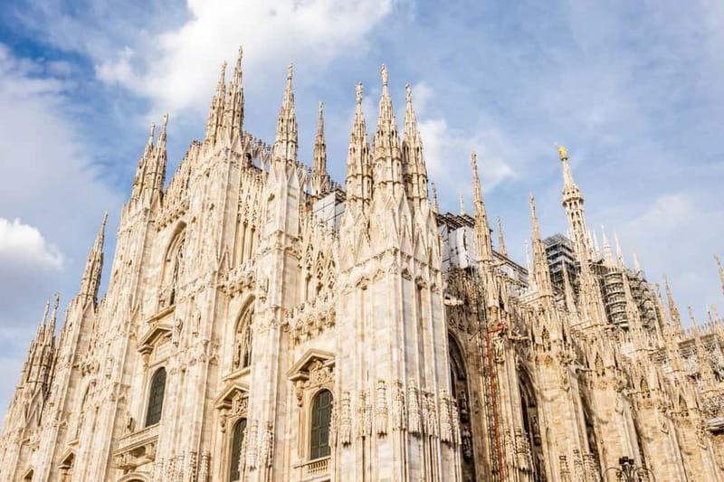 Milan Duomo Rooftops Tour + Optional Hop-on-Hop-off ticket - Meeting at 12OZ Coffee Joint and beating the worst of the lines