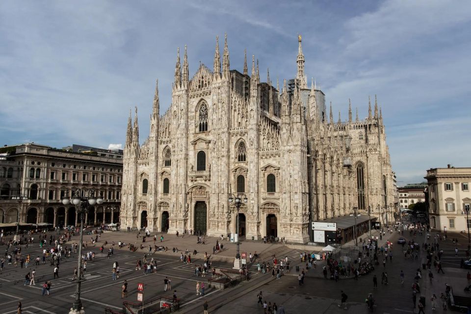 Milan: Duomo, Sforza Castle, and Pieta Guided Tour - A 3-hour loop that hits the big names without feeling rushed