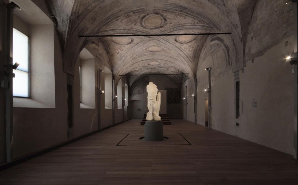 Milan: Duomo, Sforza Castle, and Pieta Guided Tour - Galleria Vittorio Emanuele II and the Scala square: Milan at walking pace