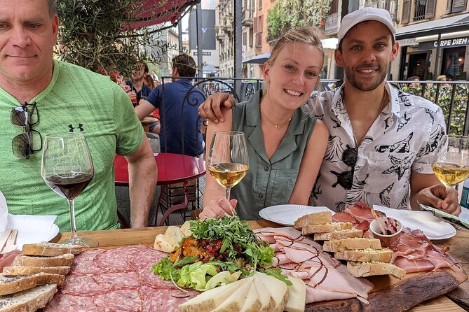 Milan Gourmet Tour: A Premium Tasting Experience by Do Eat Better - Via della Moscova sweet ending: cannoncini or gelato in Brera