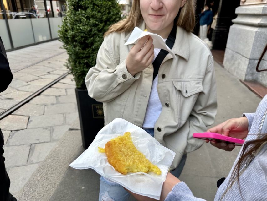 Milan: Guided Street Food Walking Tour with Food Tasting - The guide factor: what top reviews reveal about how the tour feels