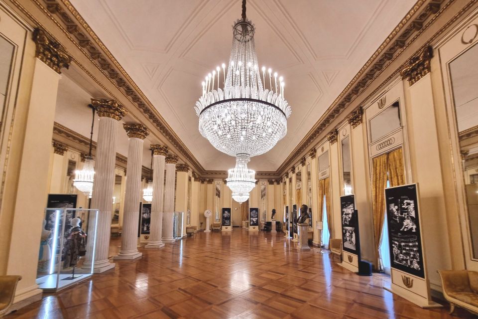Milan: La Scala Theater and Museum Tour with Entry Tickets - Where you’ll meet and how to arrive without stress