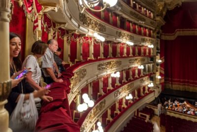 Milan: La Scala Theater & Museum Guided Experience - The 3rd-level box view and the chandelier lighting