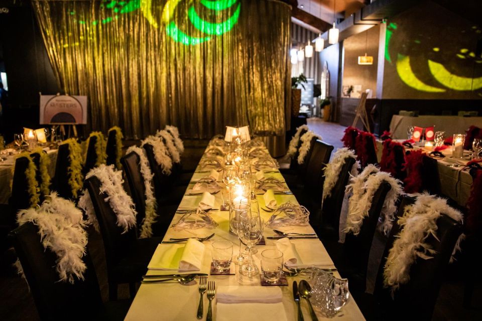 Milan: Maison Milano Dinner and Show - Seating, noise, and the weekend crowd reality