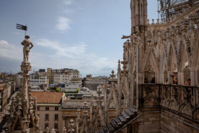 Milan: Priority Access Duomo and Rooftop Tour - Meeting at the Kiosk and Finding the Right Start