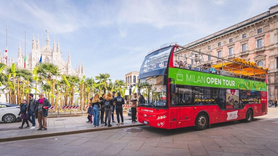 Milan: Skip-the-Line Duomo Guided Tour & Hop-on Hop-off Bus - Meeting at 12Oz Coffee Joint and getting your Duomo moment started