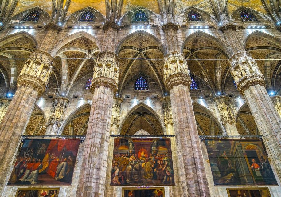 Milan: Skip-the-Line Duomo Guided Tour & Hop-on Hop-off Bus - Six centuries of building, and why people still debate the finish