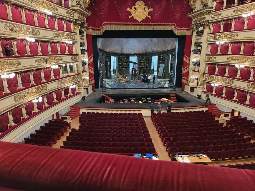 Milan: Skip-the-Line La Scala Museum Tour + Hop On Hop Off - Adding the optional 2-day hop-on hop-off bus: practical Milan sightseeing