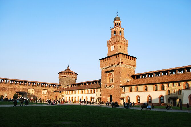 Milan: The Last Supper & Sforza Castle Guided Tour - Stop 1: The Last Supper viewing with a guide who explains what you’re looking at
