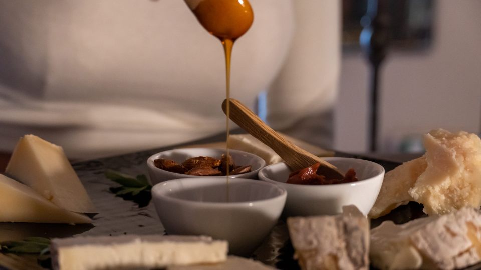 Milan: Wine Tasting Experience in the City Centre - Why the group feels manageable (and why that matters)