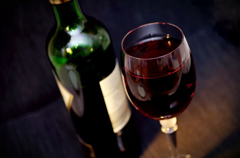Milan: Wine Tasting Experience in the City Centre - Who should book this wine tasting in Milan