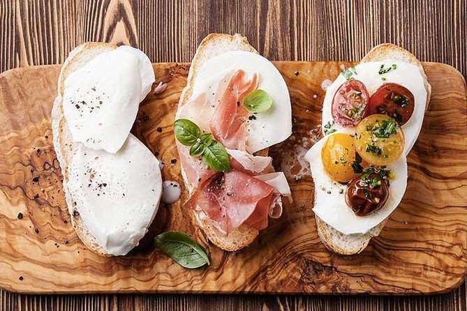 Milan's Authentic Street Food tour: A Gourmet Experience - Walking vs Metro Pickup: How You’ll Move Around Milan