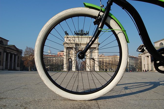 Milan's Hidden Gems: Unique Bike Tour (ENG, NL) - Bike paths and safety: why it feels easy to follow