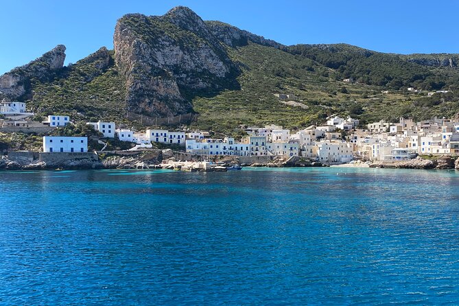 Mini Cruise to Favignana and Levanzo with lunch on board - Onboard lunch with wine: what you actually get and why it’s good value