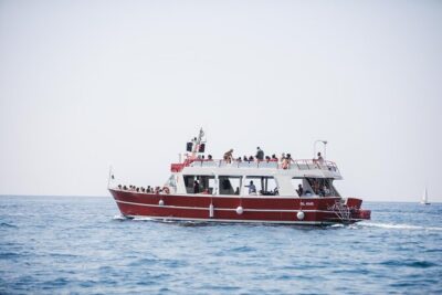 Mini-cruise tour to the Caves of Santa Maria di Leuca - Getting to Alexander Leuca and Finding the Start Fast