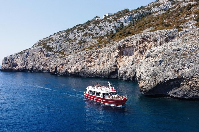 Mini-cruise tour to the Caves of Santa Maria di Leuca - Safety and Comfort: Life Jackets, Armrests, and Sensible Sea-Day Prep