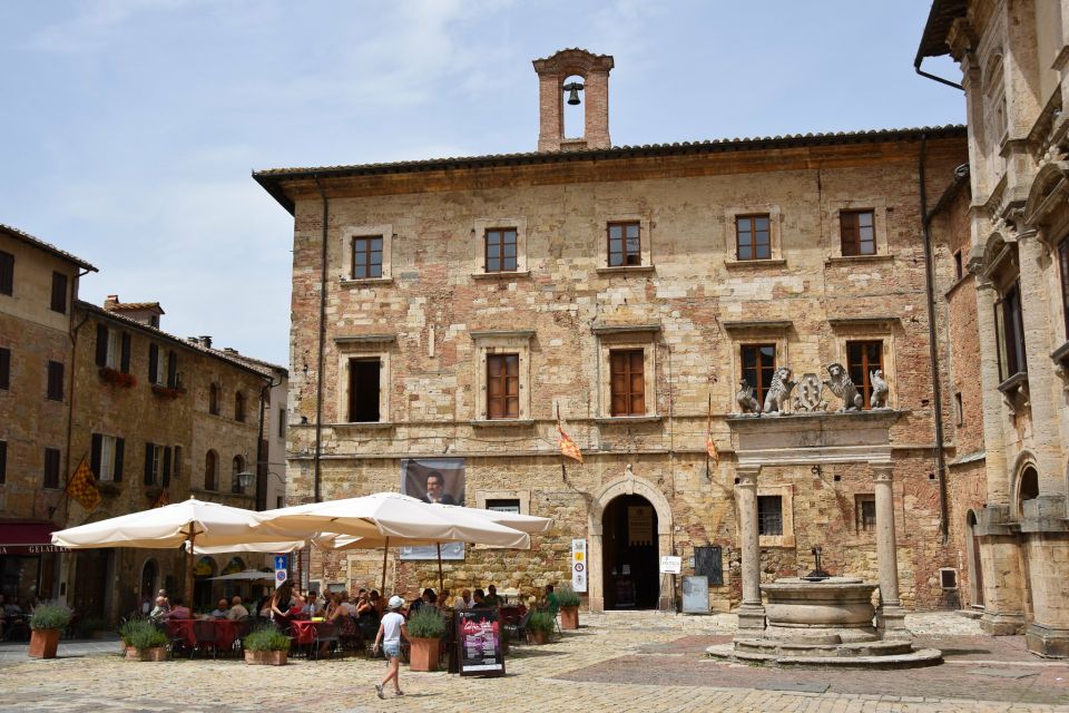 Montepulciano: Winery Tour and Tasting - The sommelier tasting: four local wines, guided like a lesson