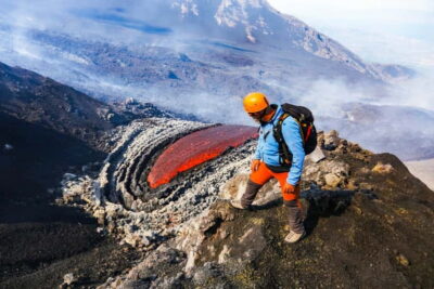 Mount Etna: Trek to 3000m with cable car and jeep - The morning climb: cable car to 2,500m, then 4x4 to 2,800m