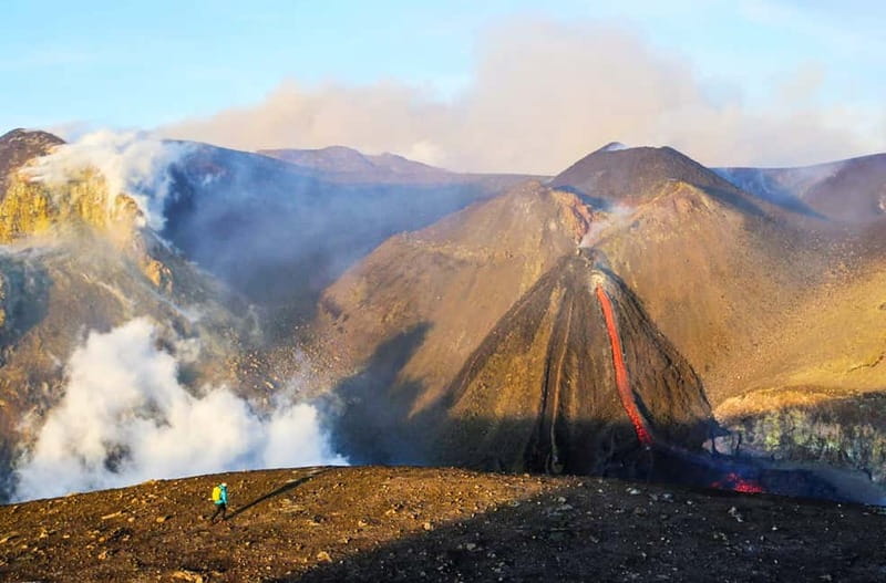 Mount Etna: Trek to 3000m with cable car and jeep - Going back down: hike toward the cable car station and Bove Valley views