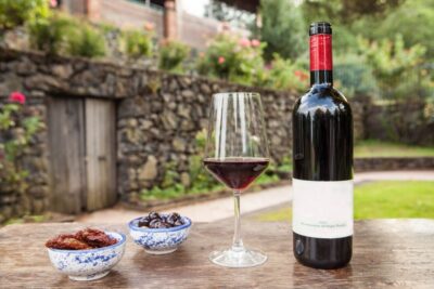 Mount Etna: Winery Tour and Tasting - The 2-hour flow: toast, walkthrough, then the tasting meal