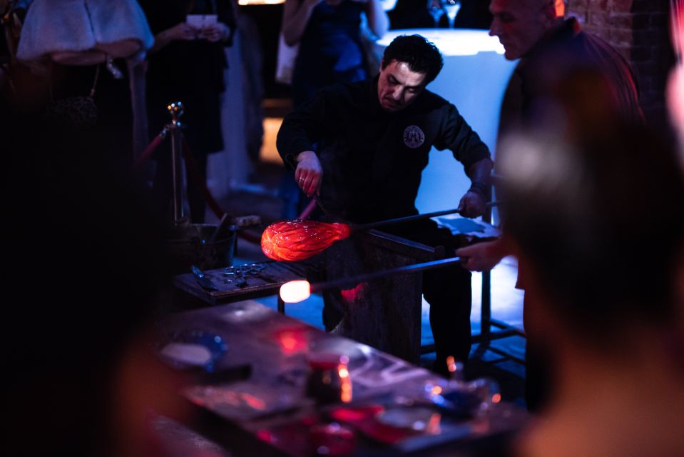 Murano: Glass Blowing Demonstration with Optional Drinks - Key points to know before you go