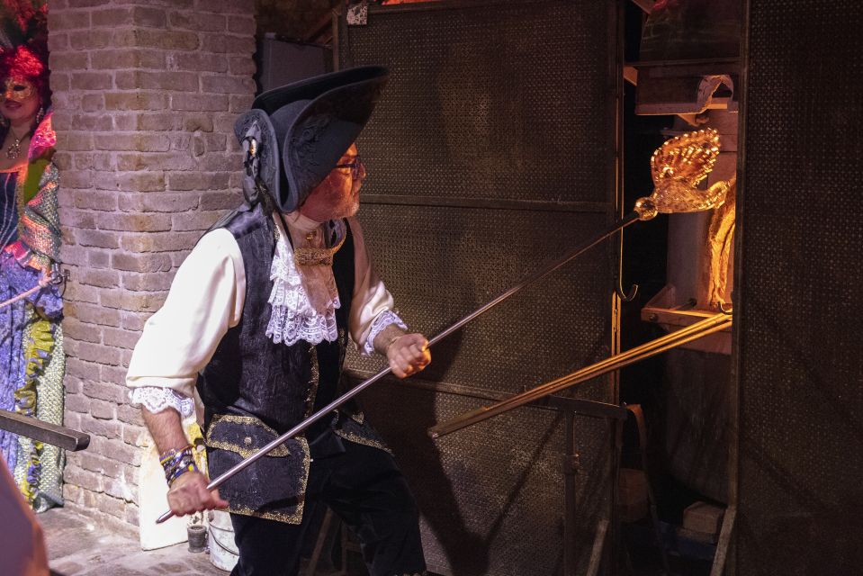Murano: Glass Blowing Demonstration with Optional Drinks - Seating and sightlines: getting value for your money