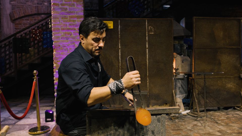 Murano: Glass Blowing Demonstration with Optional Drinks - Who this suits best (and who should think twice)