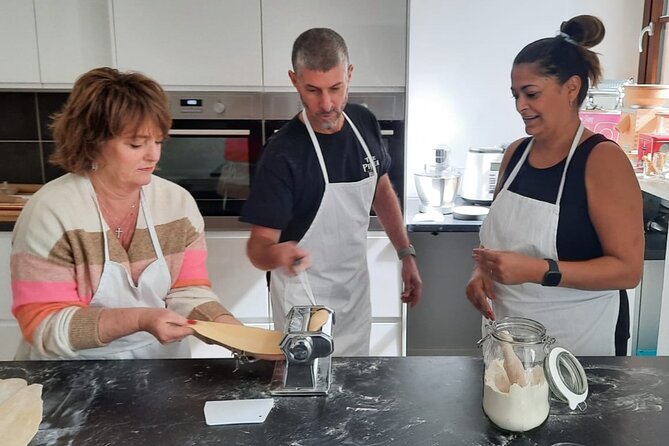 My Granny's secrets: Making pasta in the heart of Verona - Arriving at Vicolo S. Domenico: start at 4:00 pm, in a home, not a classroom
