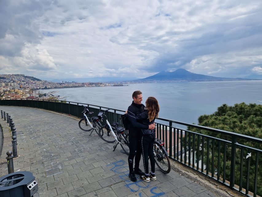 Naples: City Highlights Guided Bike Tour - Naples Promenade and Via Caracciolo: Wind in Your Hair, Vesuvius in Your Frame