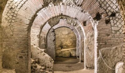 Naples: City Walking Tour w/ Underground Roman Ruins Ticket - Starting at Piazza Municipio: How the Walk Gets Going