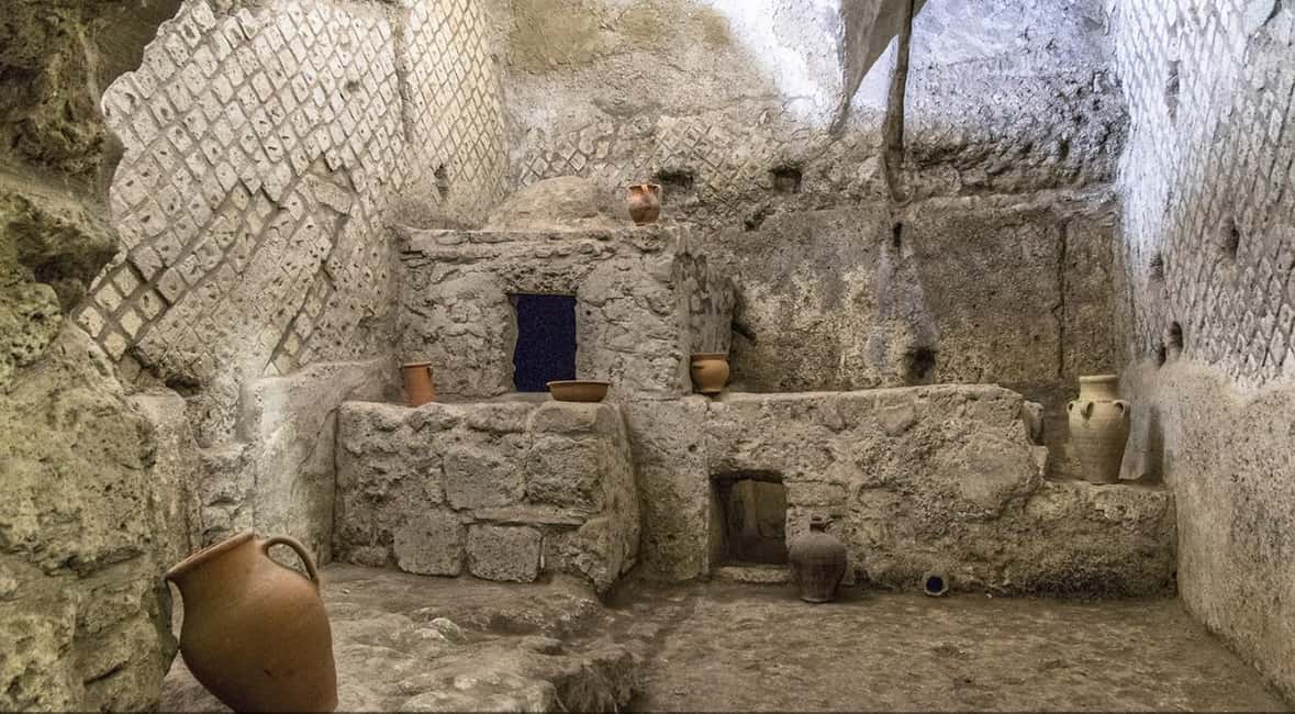 Naples: City Walking Tour w/ Underground Roman Ruins Ticket - Spaccanapoli, San Gregorio Armeno, and the Old Street Energy